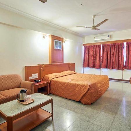 Hotel Chalukya Bangalore Bagian luar foto