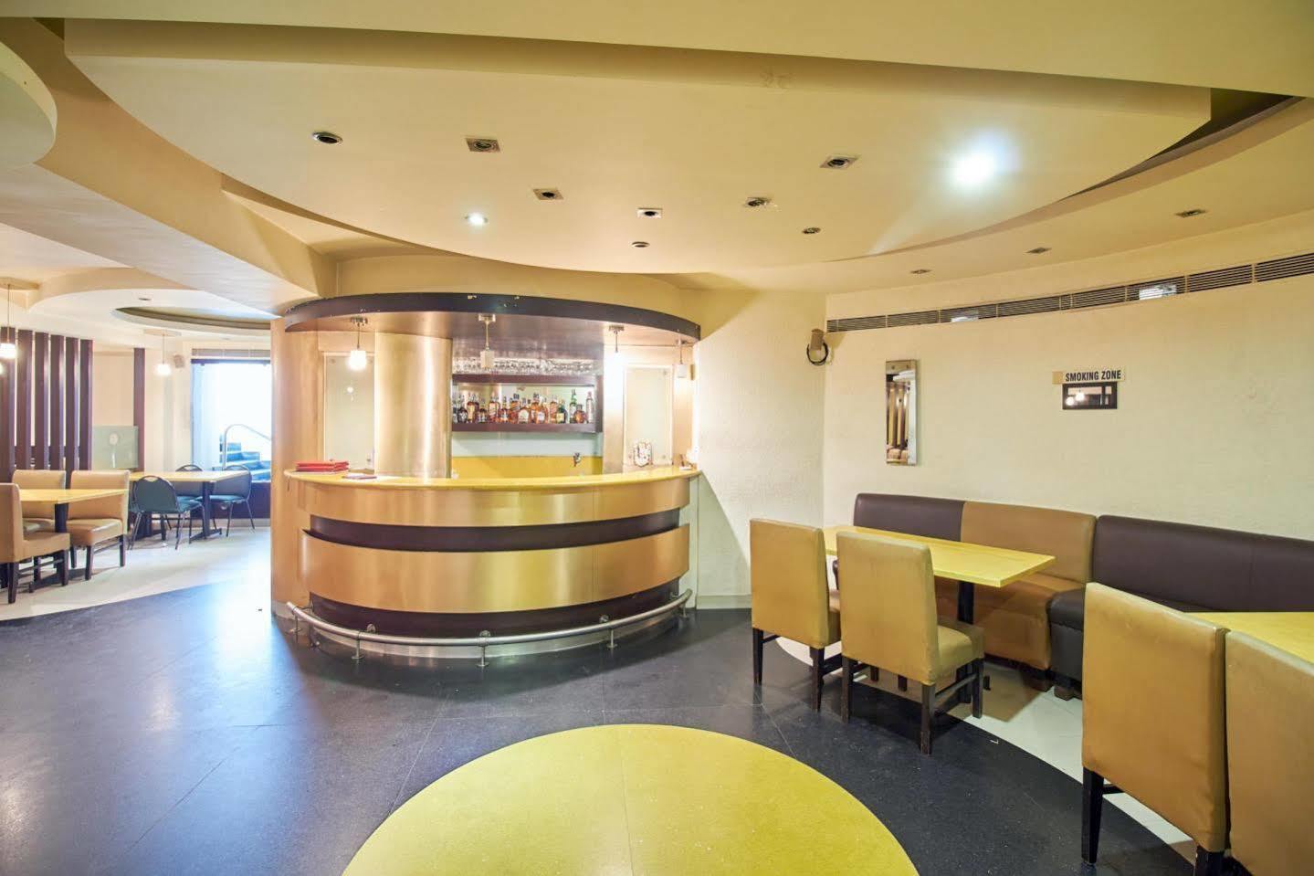 Hotel Chalukya Bangalore Bagian luar foto